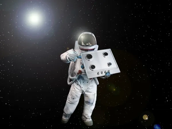 Home Care_Astronaut