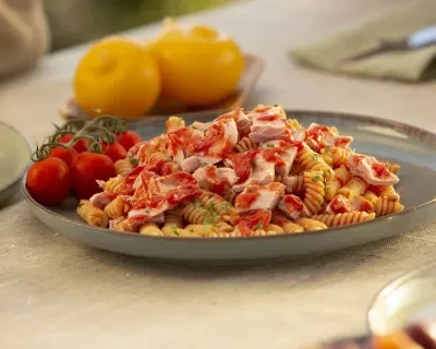 Isabel : de la nourriture dans une assiette